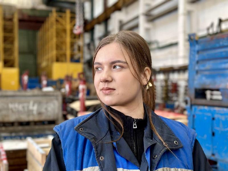 Влада Рыхлевич: От творческой сцены к слаженной работе на складе